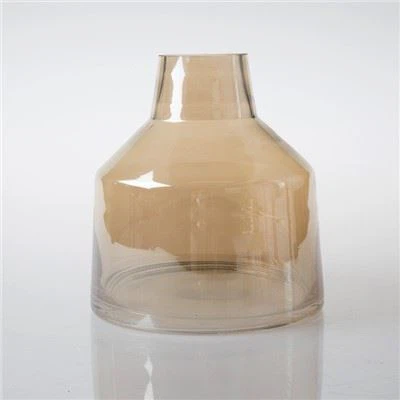 Ar rokām pūstas brūnas krāsas Stikla Vāzes