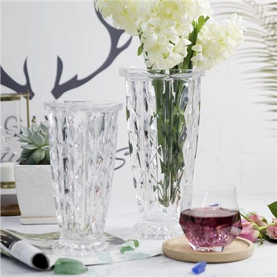 Klasiskā stikla pumpuru vāze